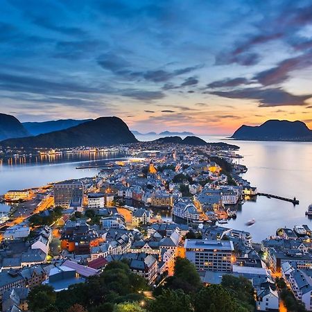 Hotel Four Monkeys Ålesund Exteriér fotografie