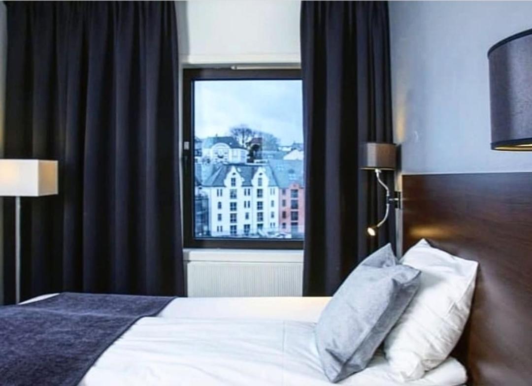 Hotel Four Monkeys Ålesund Exteriér fotografie