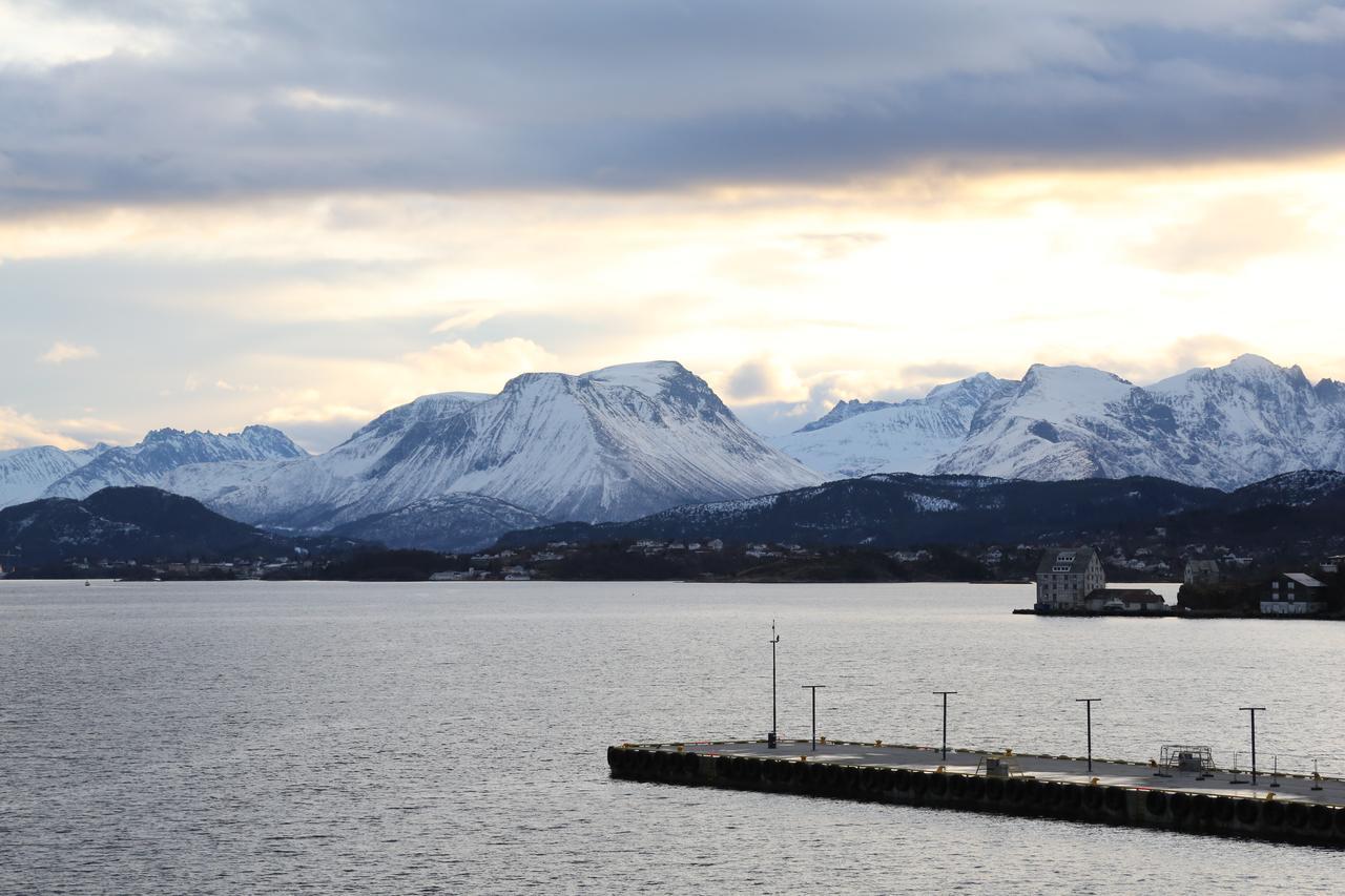 Hotel Four Monkeys Ålesund Exteriér fotografie