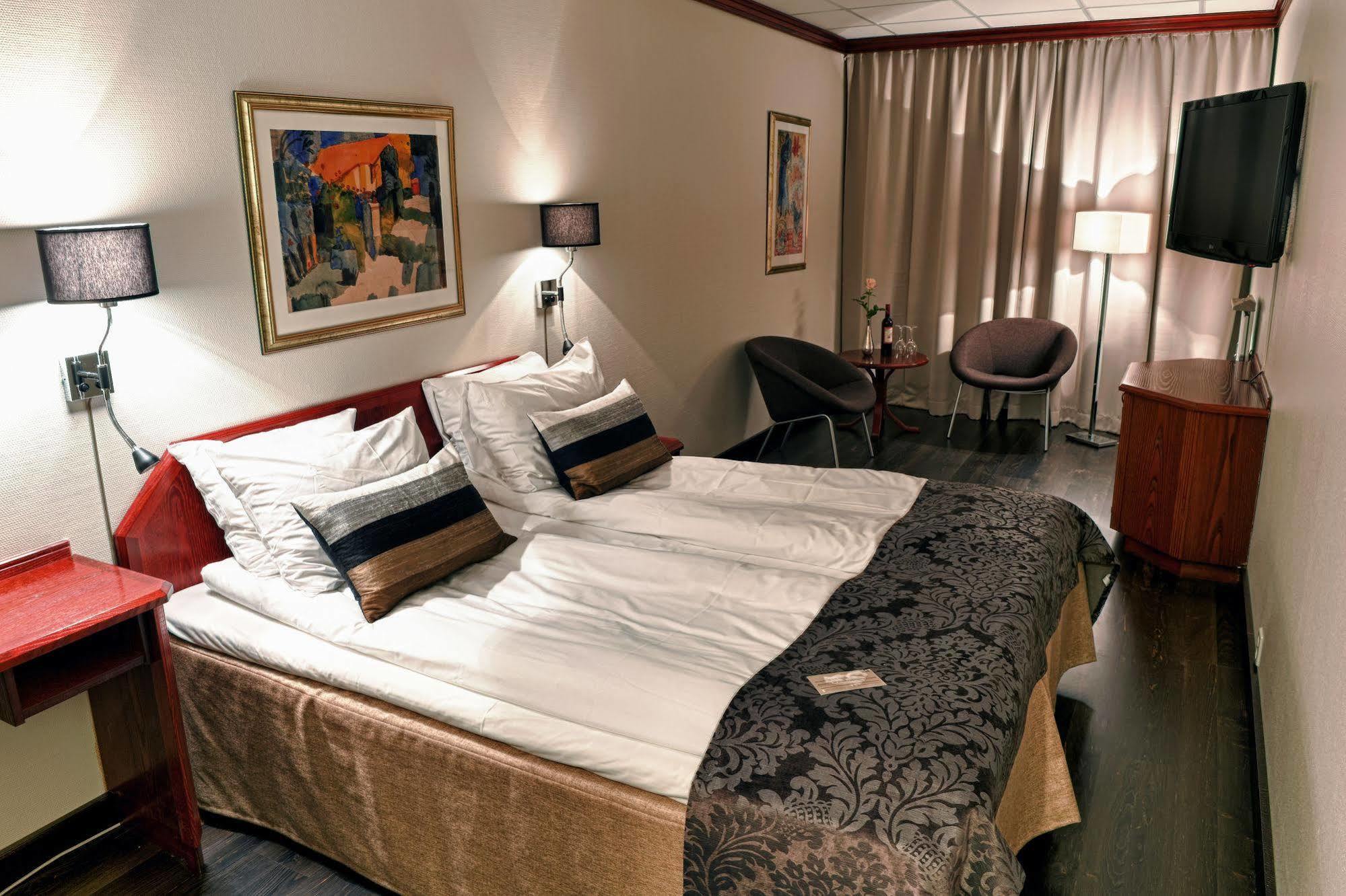 Hotel Four Monkeys Ålesund Exteriér fotografie