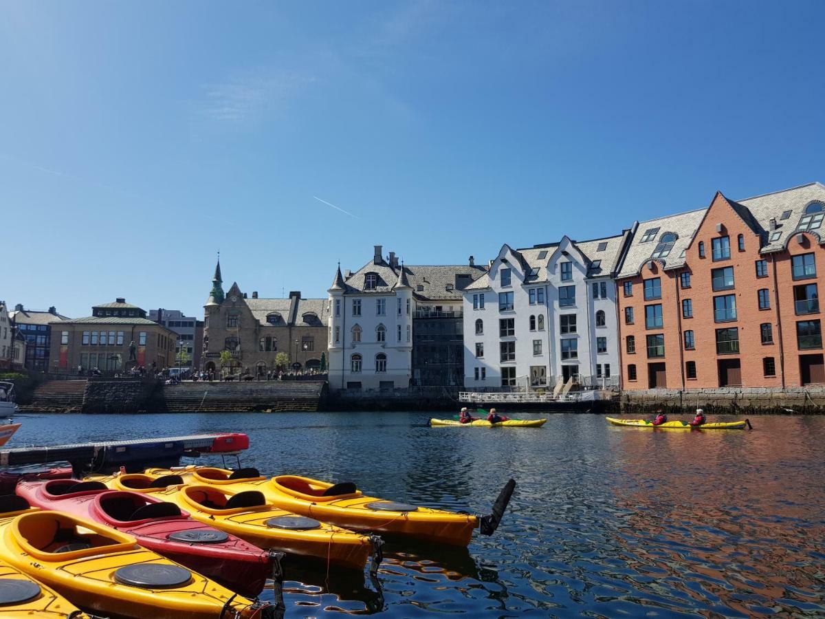 Hotel Four Monkeys Ålesund Exteriér fotografie