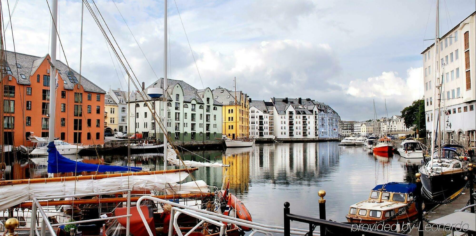 Hotel Four Monkeys Ålesund Exteriér fotografie